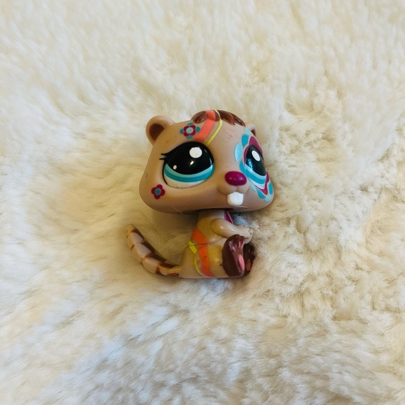 Littlest Pet Shop LPS #2134 Tattoos Beaver Rainbow Colorful - Picture 1 of 4